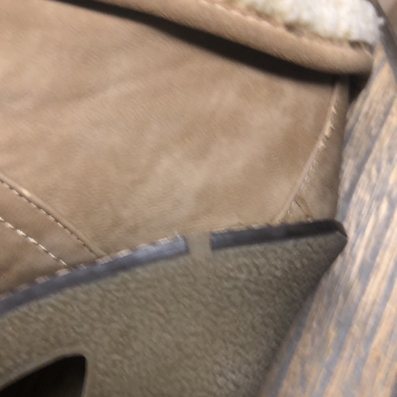 BUCCO SHERPA LINED BOOT Size 9. Buckle on the back for cuteness. 3” Cuff - Picture 7 of 8